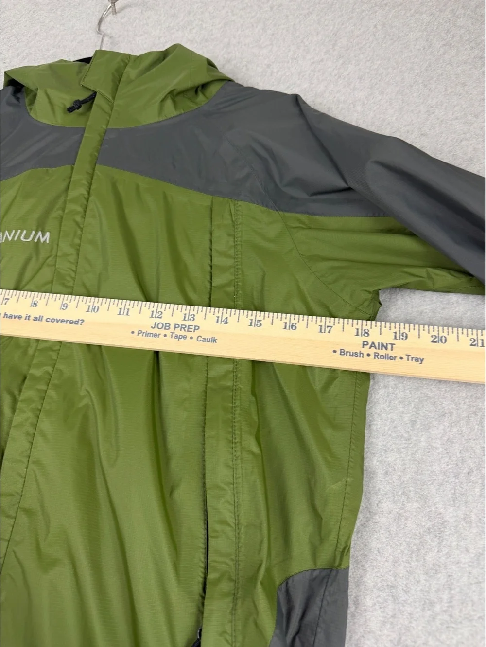 Columbia Titanium Omni-Tech Youth 10/12 Waterproof Hooded Rain Jacket Green Gray